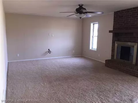 1504 Strozier Ct, Barling, AR 72923 photo 2