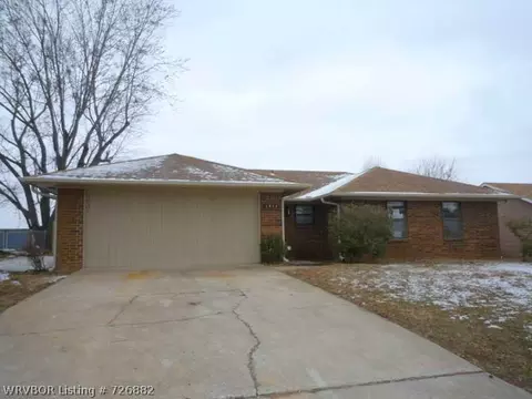 1504 Strozier Ct, Barling, AR 72923 photo 1