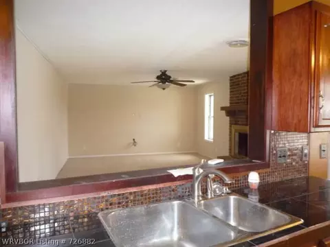1504 Strozier Ct, Barling, AR 72923 photo 9