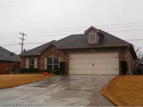 1915 Yukon Dr, Barling, AR 72923 photo 2