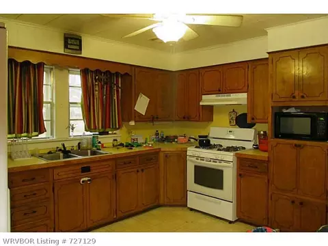 810 E Mary St, Paris, AR 72855 photo 2
