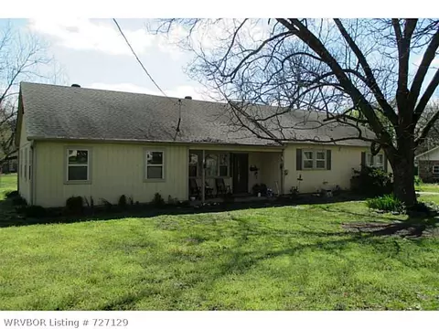 810 E Mary St, Paris, AR 72855 photo 1