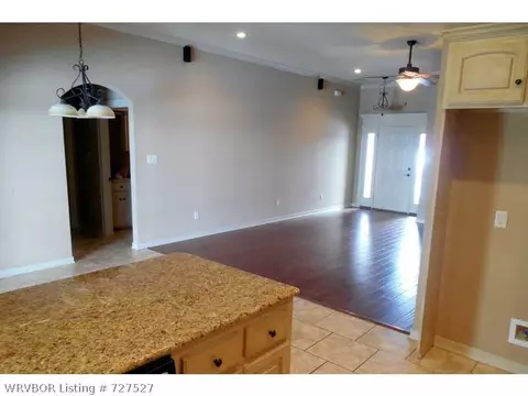 5605 Thomas Rd, Fort Smith, AR 72916 photo 4