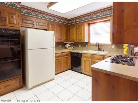 8020 Mark Ln, Fort Smith, AR 72903 photo 6