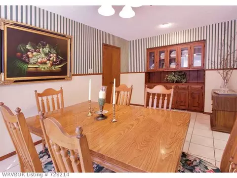 8020 Mark Ln, Fort Smith, AR 72903 photo 4