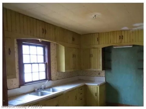 247 E 8th St, Waldron, AR 72958 photo 3