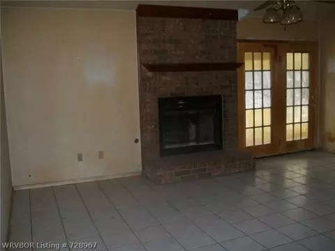 2207 Pine Ln, Barling, AR 72923 photo 2