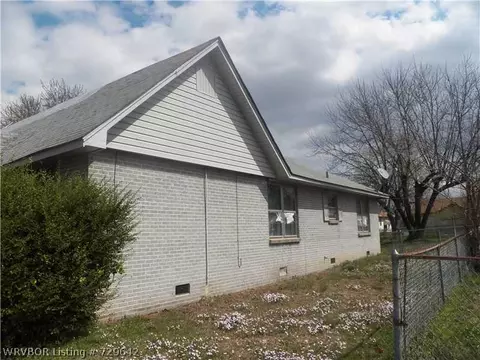 2020 N 29th St, Fort Smith, AR 72904 photo 2