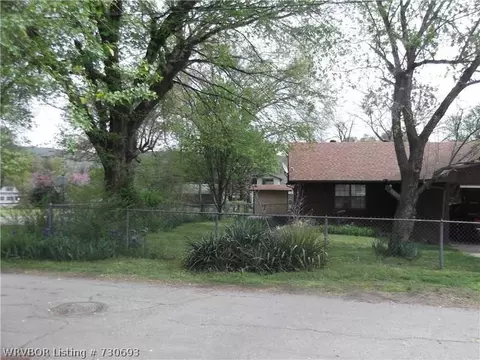 612 N 4th St, Ozark, AR 72949 photo 3