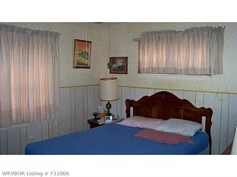 1004 4th Ter, Barling, AR 72923 photo 2