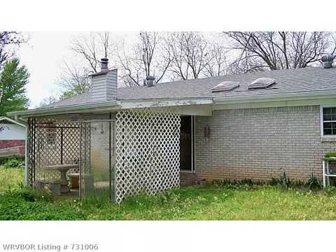 1004 4th Ter, Barling, AR 72923 photo 3