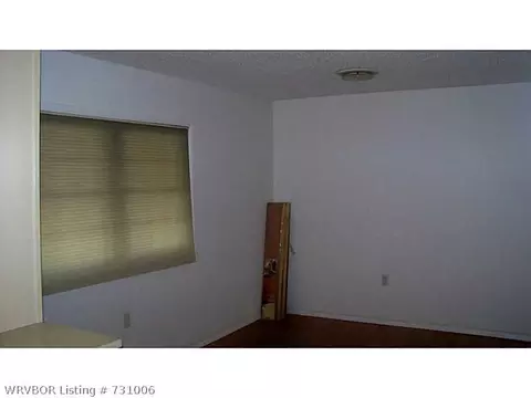 1004 4th Ter, Barling, AR 72923 photo 7