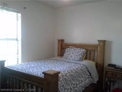 606 Strozier Ln, Barling, AR 72923 photo 9