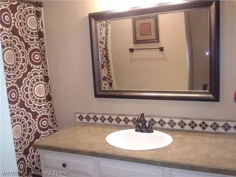 606 Strozier Ln, Barling, AR 72923 photo 8