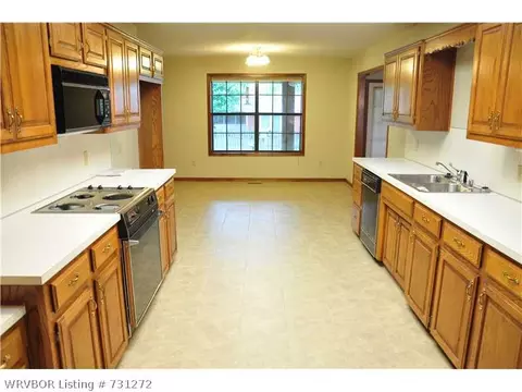 2709 Canterbury Cir, Fort Smith, AR 72903 photo 8