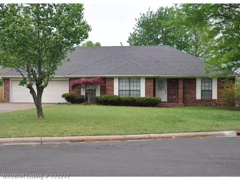2709 Canterbury Cir, Fort Smith, AR 72903 photo 1