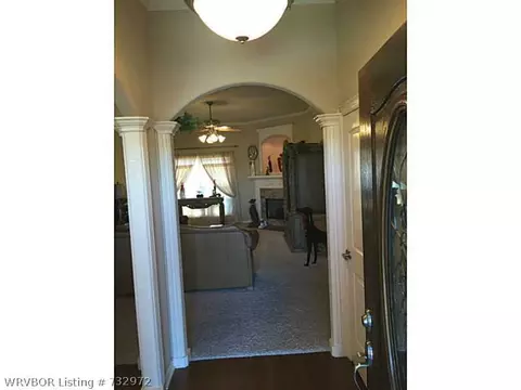604 Windbrook Ct, Fort Smith, AR 72908 photo 3