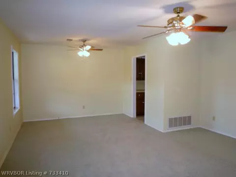 3012 Riverbend Dr, Fort Smith, AR 72903 photo 5