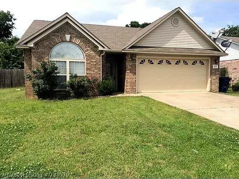 317 Chateau Dr, Fort Smith, AR 72908 photo 1