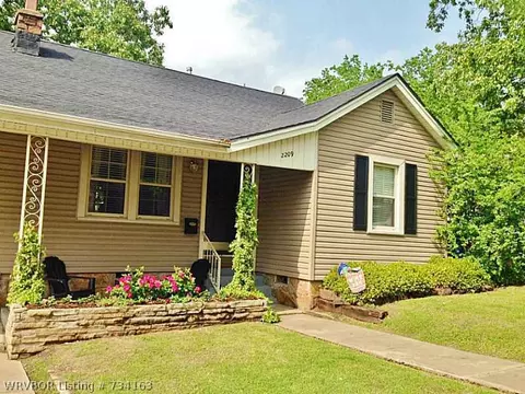 2209 S X St, Fort Smith, AR 72901 photo 1