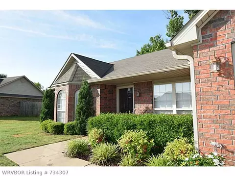 1561 Eastgate Cir, Greenwood, AR 72936 photo 2