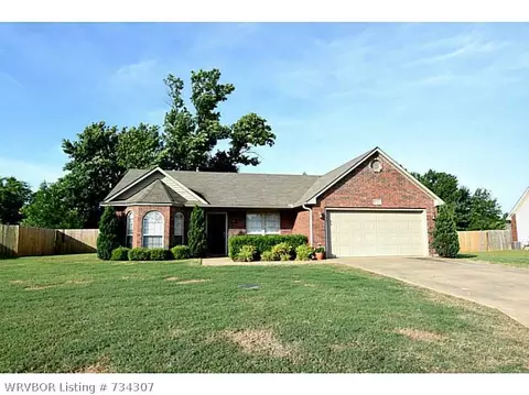 1561 Eastgate Cir, Greenwood, AR 72936 photo 1