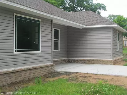 604 E Mary St, Paris, AR 72855 photo 2