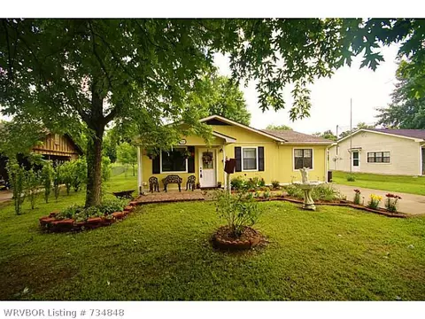 302 Marvin St, Hackett, AR 72937 photo 2