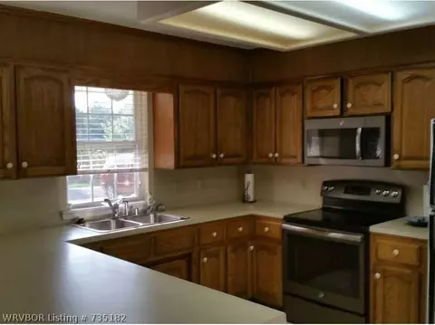 2002 Fred Patterson Dr, Lavaca, AR 72941 photo 9