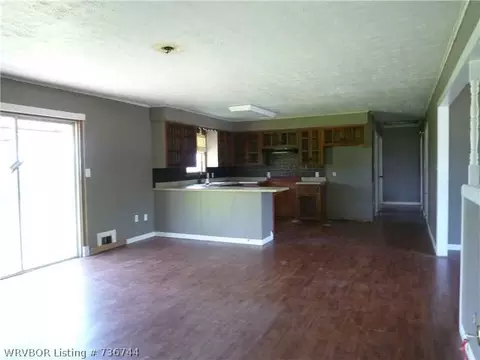 425 E Mountain St, Huntington, AR 72940 photo 3