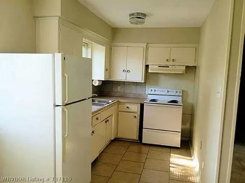 814 N 46th St, Fort Smith, AR 72903 photo 5