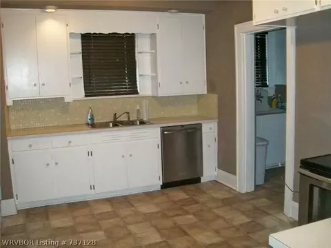 38 Davis St, Alma, AR 72921 photo 4
