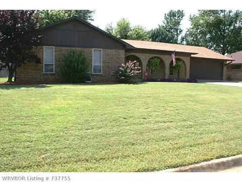 8312 Clover Dr, Fort Smith, AR 72908 photo 1