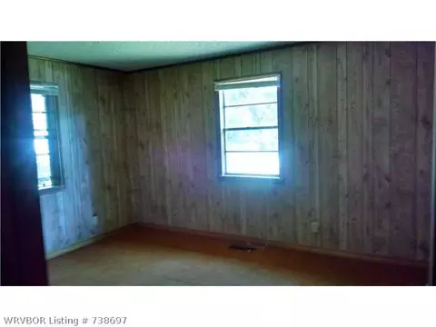 123 E Market St, Ozark, AR 72949 photo 9