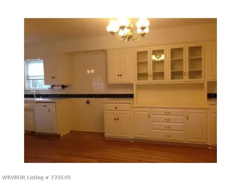 4415 Victoria Dr, Fort Smith, AR 72904 photo 5