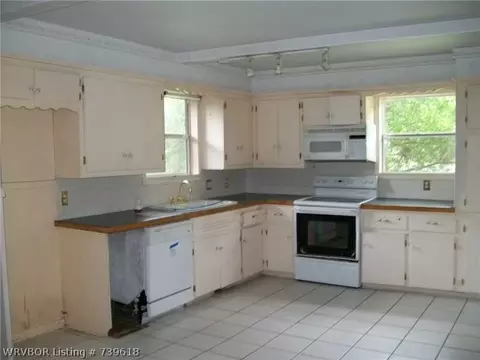 2100 S R St, Fort Smith, AR 72901 photo 3