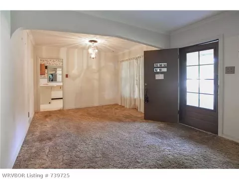 2106 S M St, Fort Smith, AR 72901 photo 4
