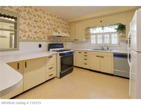 2106 S M St, Fort Smith, AR 72901 photo 6