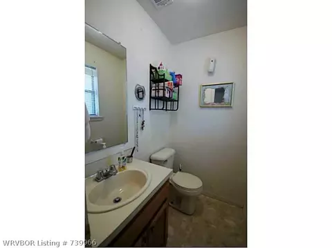 1007 E Mckenzie Ave, Pocola, OK 74902 photo 8
