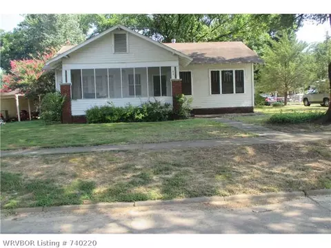 817 E Chism St, Paris, AR 72855 photo 1