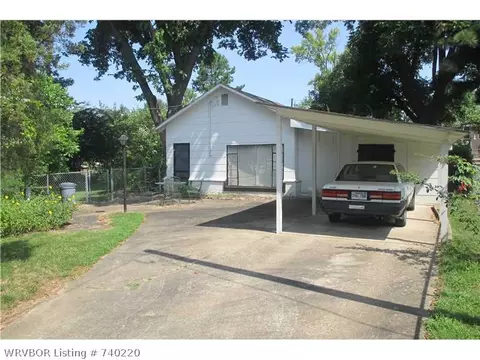 817 E Chism St, Paris, AR 72855 photo 6