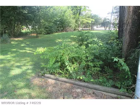 817 E Chism St, Paris, AR 72855 photo 5