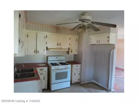 915 Belmont St, Fort Smith, AR 72908 photo 4