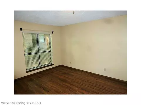 1412 15th Ter, Barling, AR 72923 photo 3