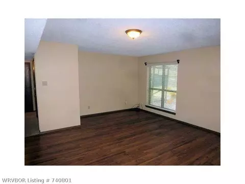 1412 15th Ter, Barling, AR 72923 photo 2