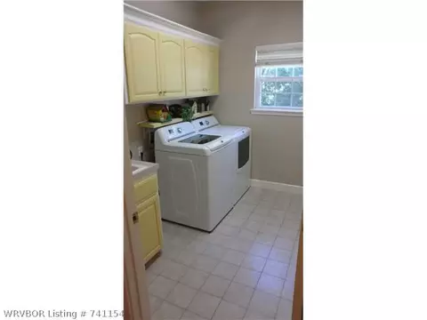 2724 Westlake Dr, Lavaca, AR 72941 photo 8