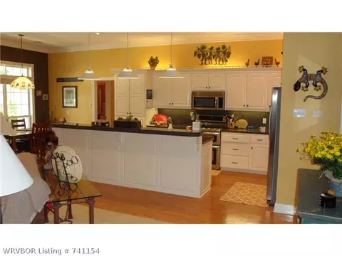 2724 Westlake Dr, Lavaca, AR 72941 photo 4