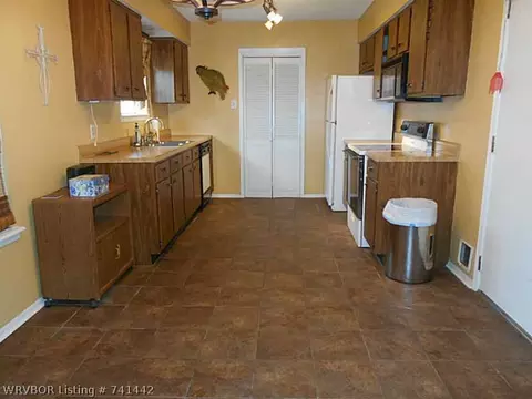 8704 S 32nd Ter, Fort Smith, AR 72908 photo 5