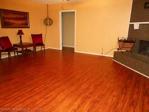 8704 S 32nd Ter, Fort Smith, AR 72908 photo 2