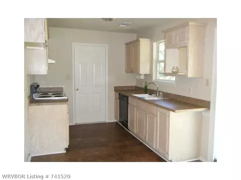 1004 Ruby Dr, Van Buren, AR 72956 photo 4